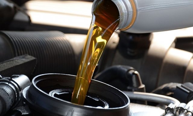 How to check and change engine oil